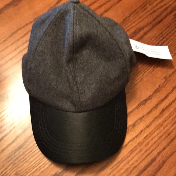 Accessories - Faux Leather/Wool Hat